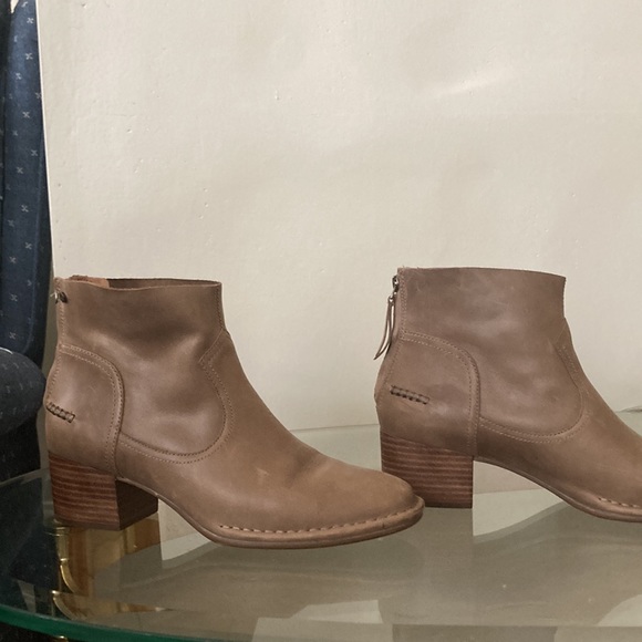 UGG Bandera boot - Picture 2 of 4